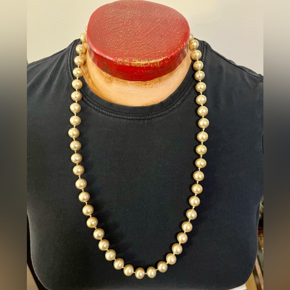 Antique high quality 10 mm cultured pearls. 14k gold. 12” Champagne colour. - Picture 4 of 7